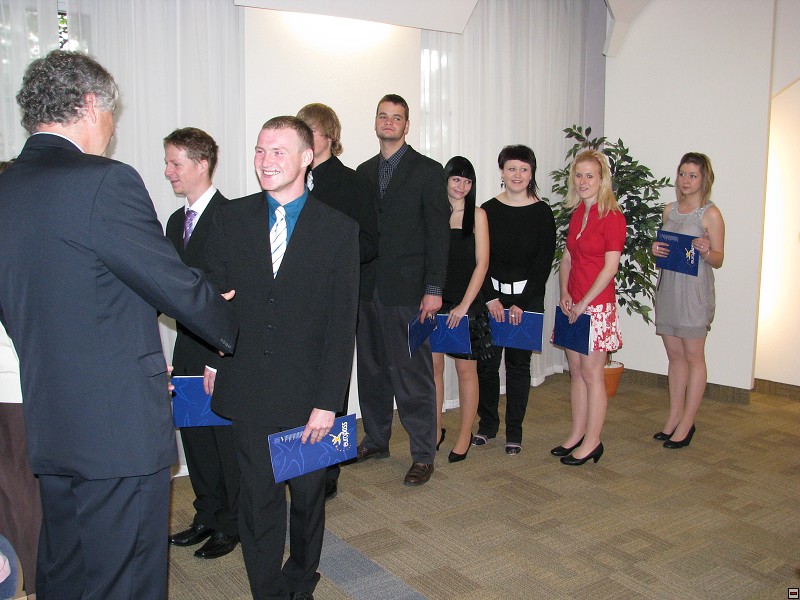 img00207.jpg
