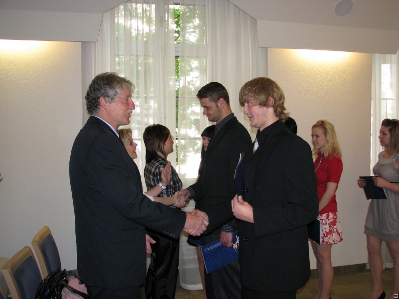 img00209.jpg