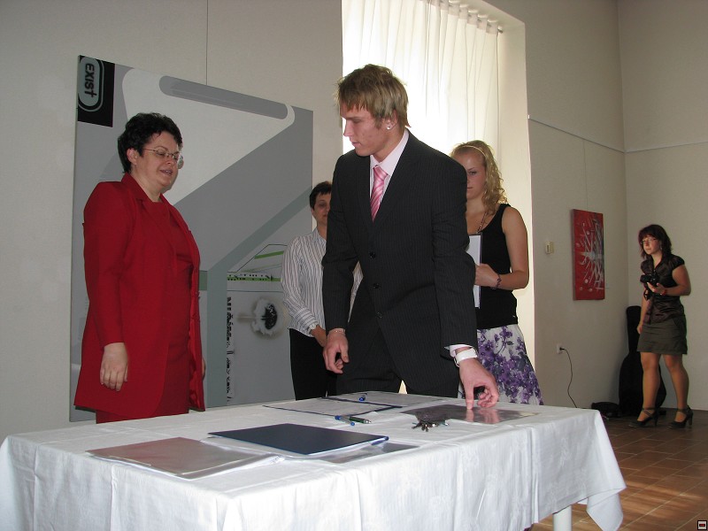 img00076.jpg