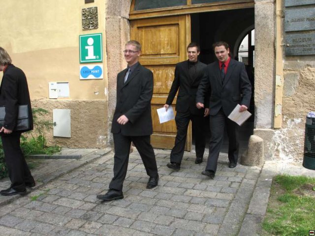 img00107.jpg